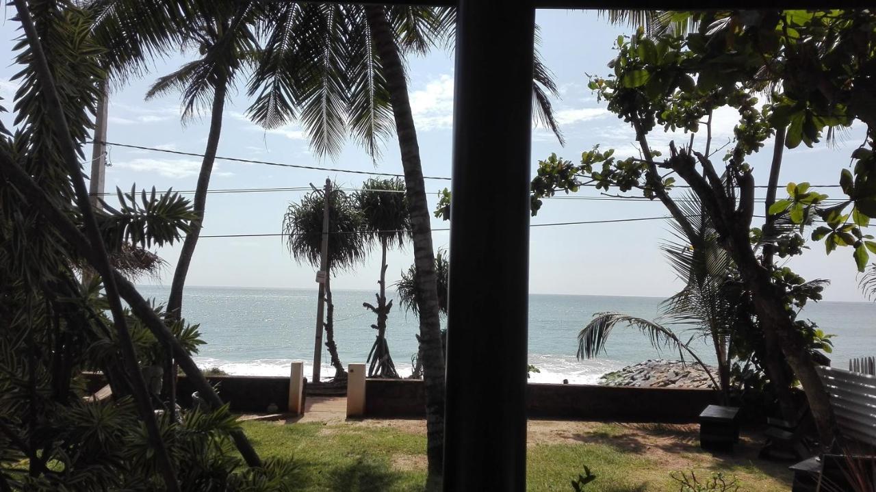 Sunchaser Beach Hotel Tangalle Bagian luar foto