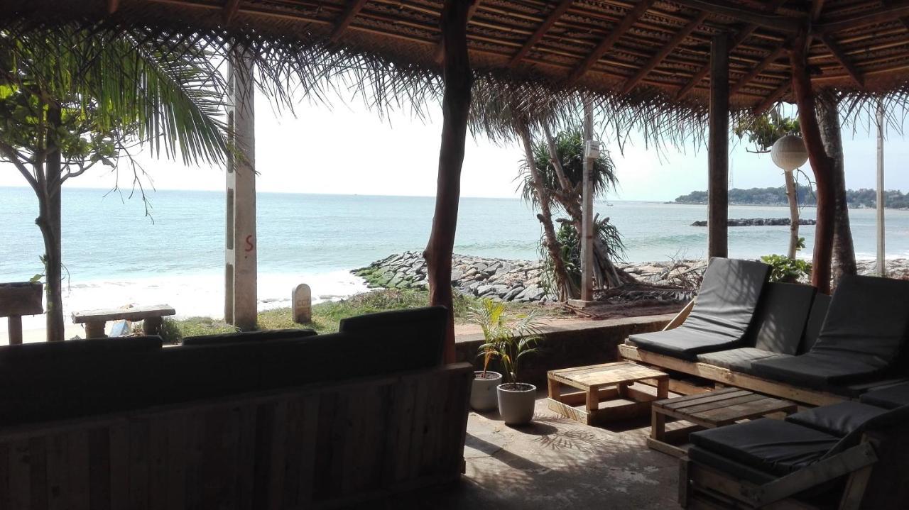 Sunchaser Beach Hotel Tangalle Bagian luar foto