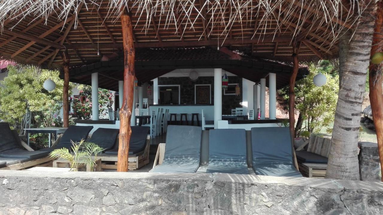 Sunchaser Beach Hotel Tangalle Bagian luar foto