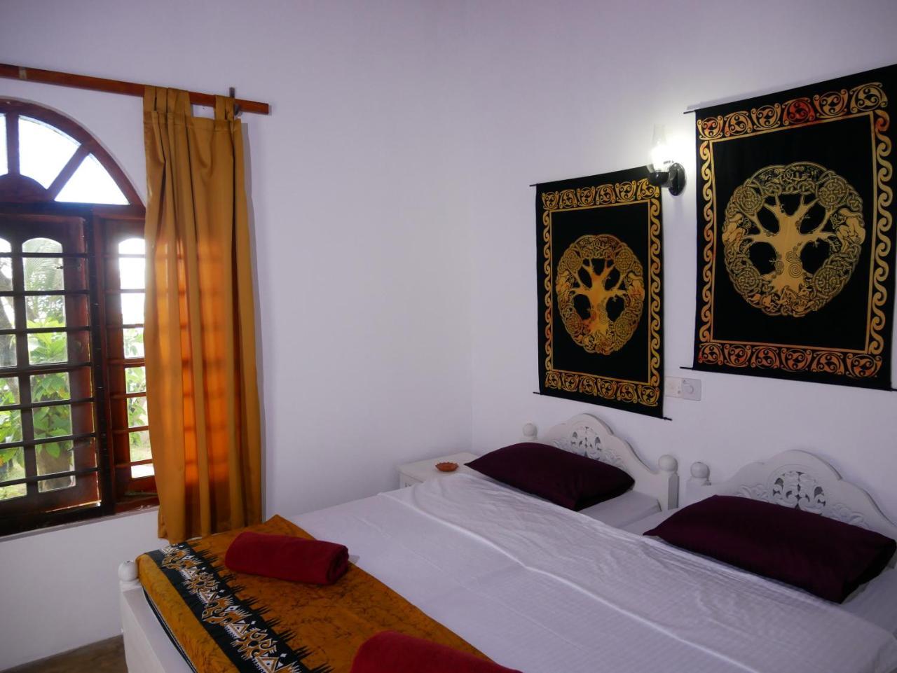 Sunchaser Beach Hotel Tangalle Bagian luar foto