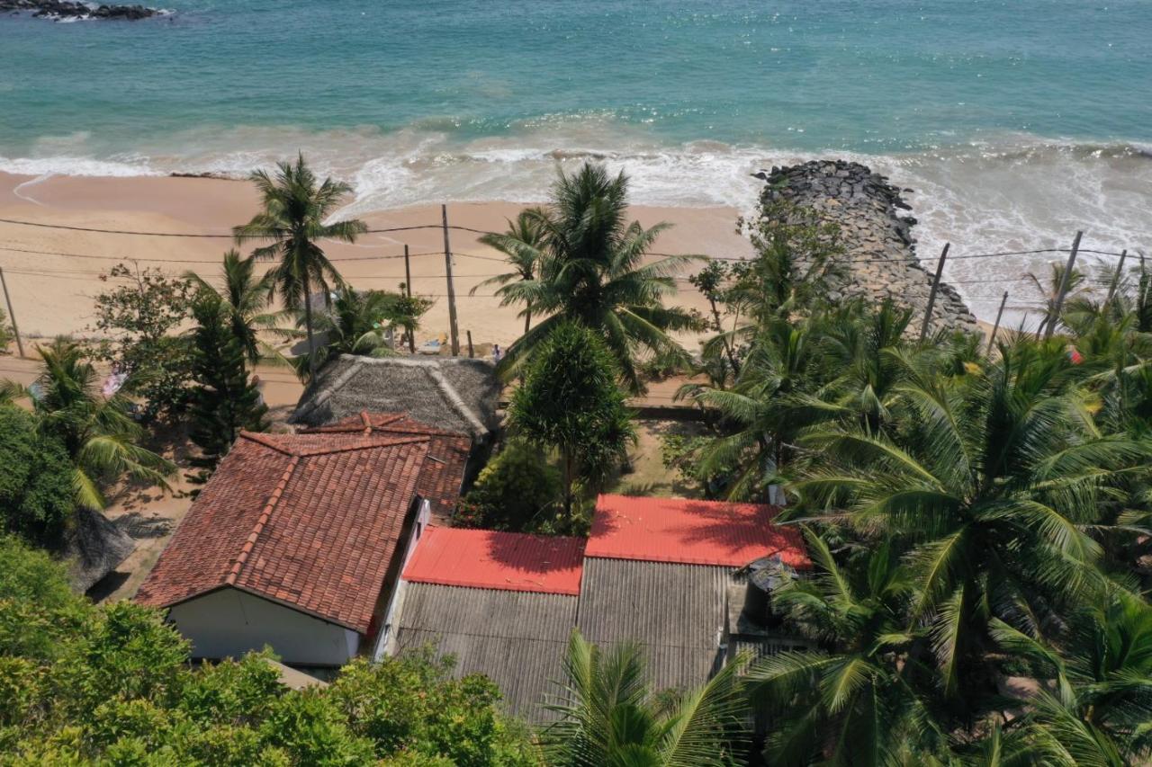 Sunchaser Beach Hotel Tangalle Bagian luar foto