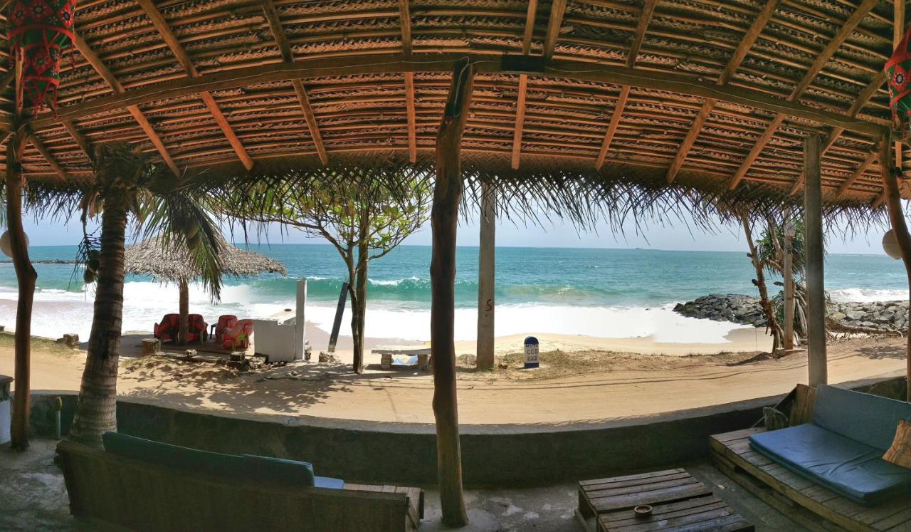 Sunchaser Beach Hotel Tangalle Bagian luar foto